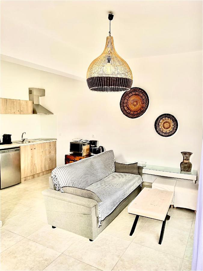 Alkestis Studios Lixouri Bagian luar foto